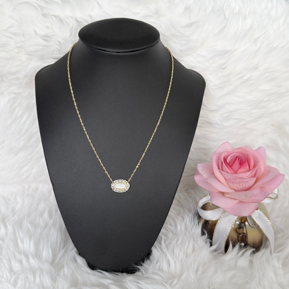 Kendra Scott Elisa Pendant Necklace Gold Mother of Pearl
